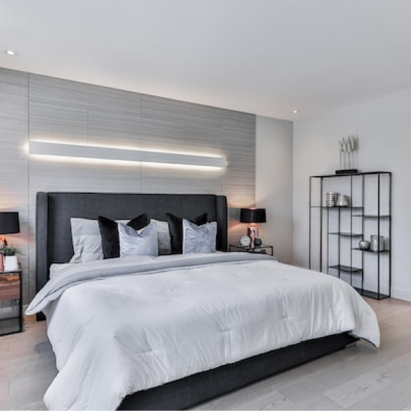 シンメトリーに配置されたリビング